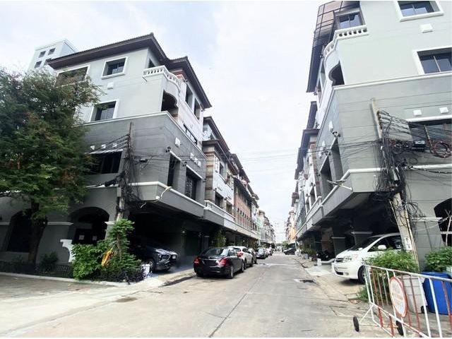 เช่าตึก 4 ชั้น โครงการชีวินเพลส ถ.สิรินธร ซ.7 ใกล้รถไฟฟ้า