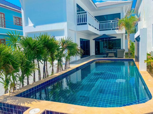 ขายบ้านพลูมีสระน้ำไกล้หาดแม่รำพึงระยอง130ม.