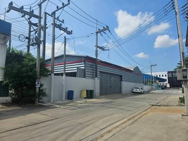 PB5315 ให้เช่าโกดัง พร้อมสำนักงาน พื้นที่สีม่วง ย่านพุทธมณฑลสาย 4 ขนาด 1,680 ตร.ม. รถบรรทุกเข้า-ออกสะดวก