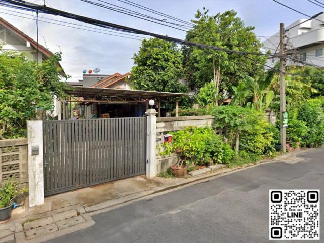 Line ID @556ryccg ขายบ้านห้วยขวาง 105 ตรว ซอยประชาราษฎร์บำเพ็ญ26 ใกล้รถไฟฟ้า MRT และทางด่วน