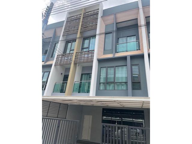 ให้เช่าทาวน์โฮม 3 ชั้น ม.เดอะ วิชั่น ลาดพร้าว-นวมินทร์