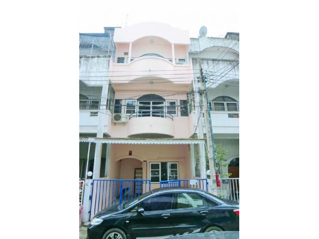 เซ็นทรัล ลาดพร้าว 1.3 กม. รัชดา MRT ลาดพร้าว 900 ม.  3 ชั้น 4 นอน