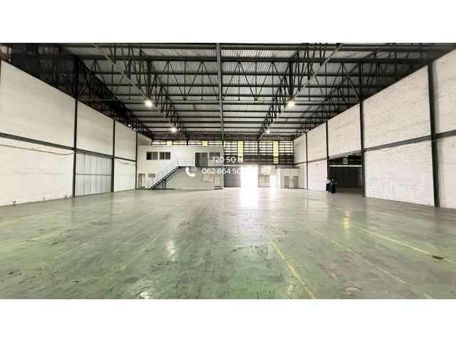 ให้เช่าโกดัง 720 / 1,260 / 2,046 ตร.ม.  ใกล้ตลาดไท นวนคร คลองหลวง ใกล้มอเตอร์เวย์