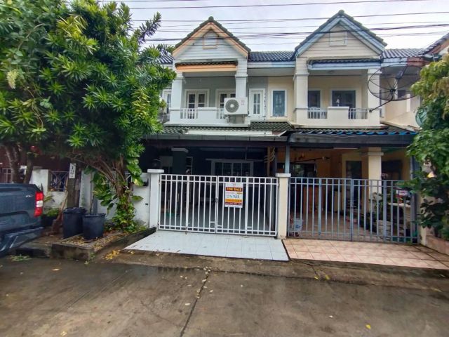 !!ขายทาวน์เฮาส์ รีโนเวทใหม่พร้อมอยู่บ้านกฤษณา ร่มเกล้าทำเลศักยภาพใกล้แหล่งอำนวยความสะดวกใกล้สนานบินสุวรรณภูมิ