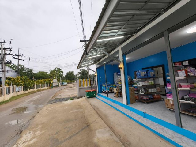 บ้านหลังใหญ่ พร้อมกิจการ หน้าโรงเรียนโนนสภาราม มัธยมศึกษา หลังนี้กู้เกินได้เงินทอน 500,000 แสน