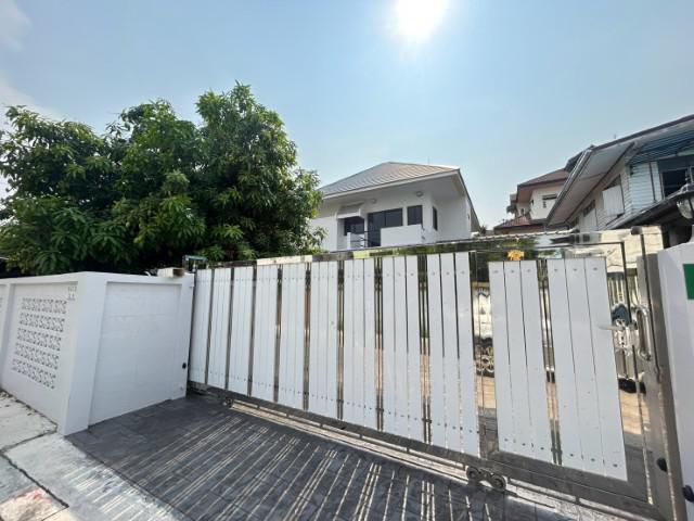 ให้เช่าบ้านเดี่ยวลาดพร้าว71ที่ดิน101ตร.ว4นอน4น้ำแอร์ฯฟอร์ฯเช่า650