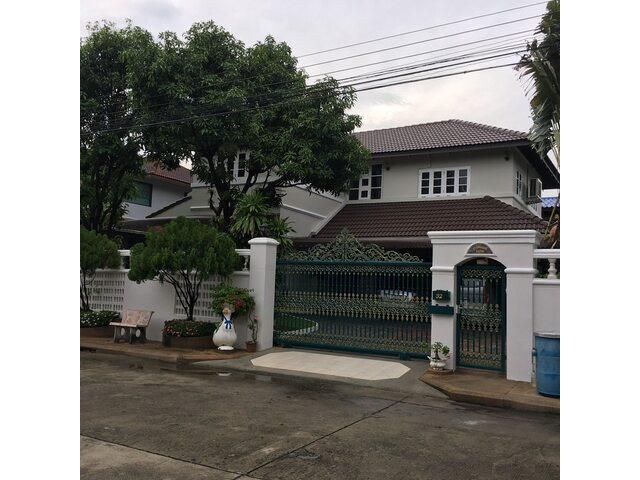 ขายบ้านเดี่ยว2 ชั้น  หมู่บ้านริมสวน สุขุมวิท 103 พื้นที่ดิน 99.4