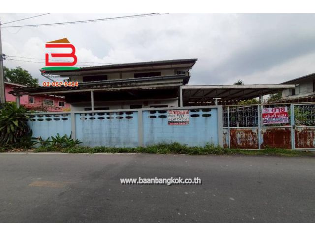 ที่ดินพร้อมบ้าน 2 ชั้น ซอยสุวินทวงศ์ 17 เนื้อที่ 1-1-57 ไร่ ถนนสุวินทวงศ์ แขวงลำผักชี เขตหนองจอก กรุงเทพมหานคร
