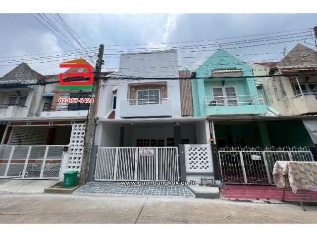 ทาวน์เฮาส์ หมู่บ้าน สราญธร คลอง 4 เนื้อที่ 19 ตารางวา ตำบลบึงยี่โถ อำเภอธัญบุรี จังหวัดปทุมธานี