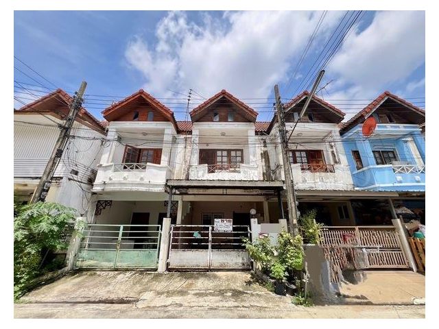 ทาวน์เฮ้าส์ 2 ชั้น หมู่บ้าน เลิศอุบล กม.6 รามอินทรา 65