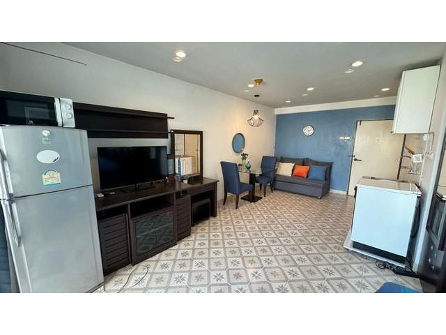 Saranjai Mansion 14th floor