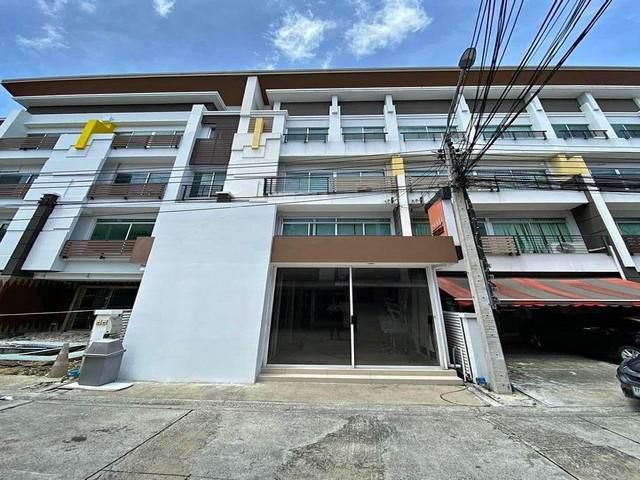 โฮมออฟฟิศ 4 ชั้น  260 ตรม.บิสทาวน์ ลาดพร้าว พร้อมใช้งาน เดินถึงรถ