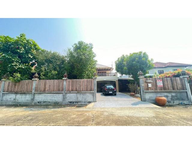 ขายบ้านหรูสไตล์คลาสสิกหลังใหญ่ มบ.มณียา 3 ท่าอิฐ 125.9 ตร.วา