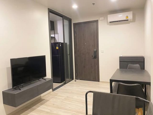 ให้เช่า/Rent XTห้วยขวาง คอนโด 35.x Sqm. 1BED Tel 089-660-1552 Agent post U996