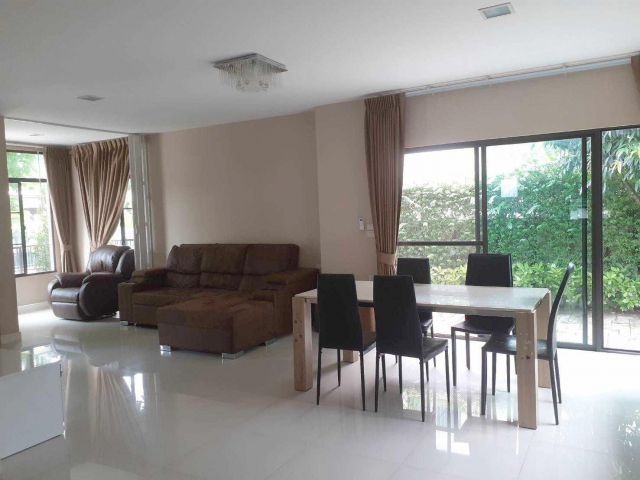 บ้านเดี่ยว ให้เช่า  สายไหม มบ.มัณฑนา เลค วัชรพล บ้านพร้อมเฟอร์นิเจอร์