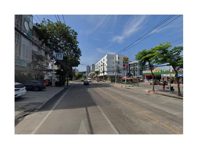 ขายที่ดินพร้อมสิ่งปลูกสร้าง ถนนวชิรธรรมสาธิต หรือสุขุมวิท 101/1