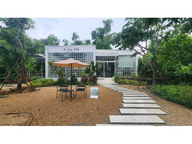 ขายกิจการคาเฟ่, ร้านอาหาร, โรงแรม, แคมป์ปิ้ง บางพระ ศรีราชา ติดห้วยท่าไทร 1-3-79 ไร่ ใกล้สวนสัตว์เปิดเขาเขียว