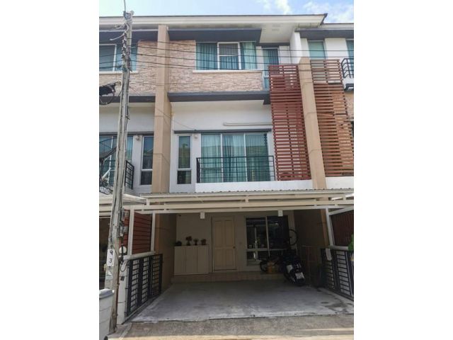 ให้เช่าทาวน์โฮม 3 ชั้น ทาวน์พลัส เกษตร – นวมินทร์ ถนนคลองลำเจียก