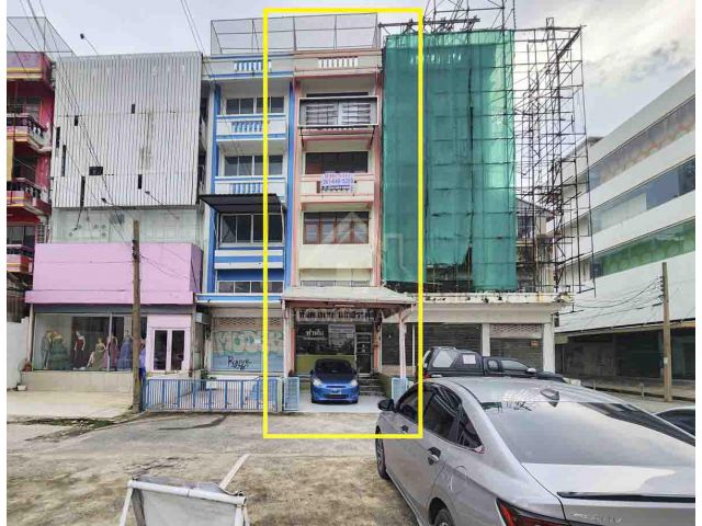 อาคารพาณิชย์ 4.5 ชั้น อ่อนนุช 60 ติดถนนใหญ่ ใกล้รถไฟฟ้า มีที่จอดร