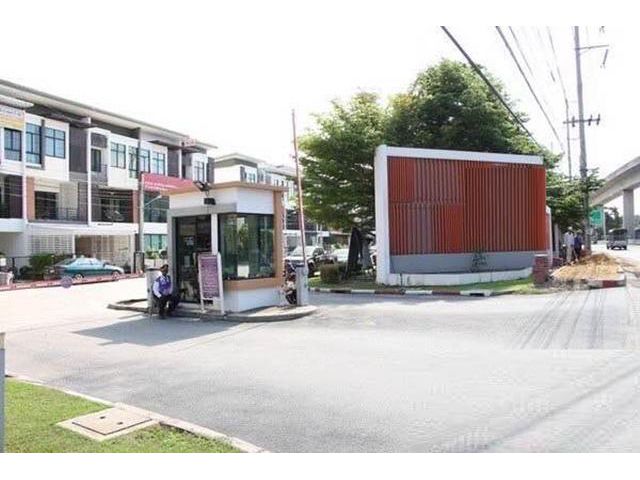 สาทร-กัลปพฤกษ์ ให้เช่าทาวน์โฮม 3 ชั้น 26 ตร.วา ตลาดสำเพ็ง 2 300ม