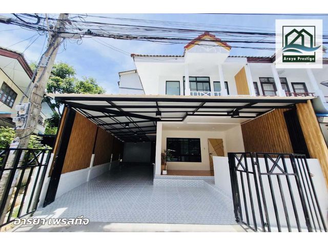 สุธาวี คลัสเตอร์เฮ้าส์ ซอยพรสว่าง บ้านหลังมุม รีโนเวทพร้อมเข้าอยู่