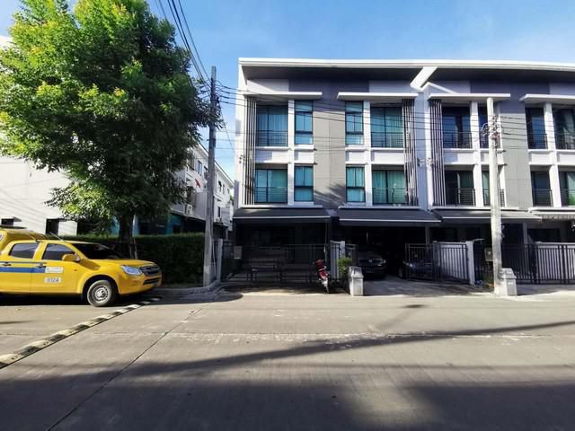 ขาย ทาวน์เฮ้าส์ บ้านกลางเมือง งามวงศ์วาน หลักสี่ กรุงเทพ