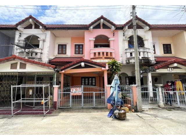 ขายทาวน์เฮ้าส์ หมู่บ้านชลธารทอง ซอยบ่อพลับ 9 เนื้อที่ 20 ตร.ว. บ้านสวย พร้อมอยู่