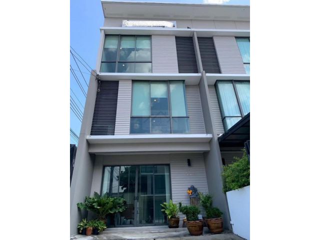 ขายโฮมออฟฟิศ 3 ชั้น 161 ตรม. 3 ห้องนอน พาทิโอ ลาดกระบัง - มอเตอร์