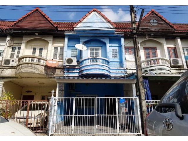 ขายทาวน์เฮ้าส์ หมู่บ้านกัญจน์เพชร 3 ซอยนวมินทร์ 74 เนื้อที่ 16 ตร.ว. ทำเลดี พร้อมอยู่
