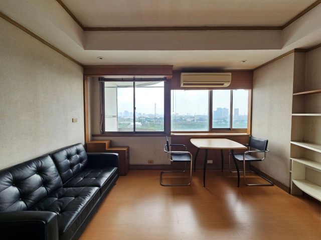 ขายคอนโดใจกลางพระราม9 รอยัลไนน์ เรสซิเดนท์ Royal Nine Residence ชั้น10 วิวโล่งและวิวสระว่ายน้ำ