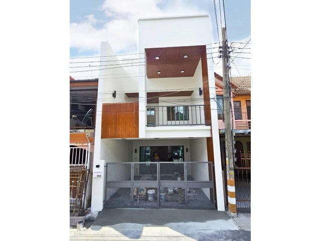 ขายทาวน์เฮ้าส์ รีโนเวทใหม่ หมู่บ้านอยู่เจริญดอนเมือง ติดถนนวิภาวดี 37 (N.1731)