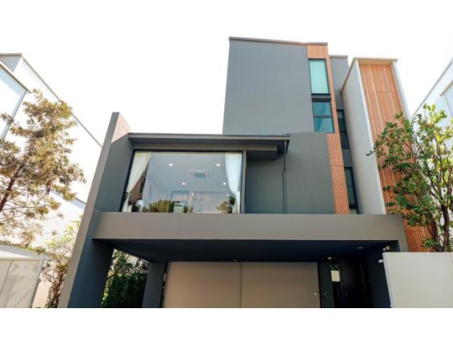 ขายบ้าน3 ชั้น มีลิฟท์ วีเว่ กรุงเทพกรีฑา ติดนานาชาติเวลลิงตั้น