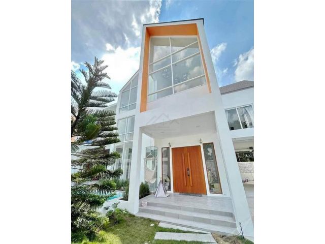 ให้เช่าPool Villa 3 ชั้น 200 ตรว 5นอน ถ.ราชพฤกษ์ ใกล้Central West