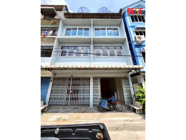 ขายตึกแถว 3 ชั้น 2 คูหา ใจกลางจรัญสนิทวงศ์ 25 ทำเลทองหายาก รีโนเวทใหม่ทั้งหลัง พร้อมเข้าอยู่ทันที
