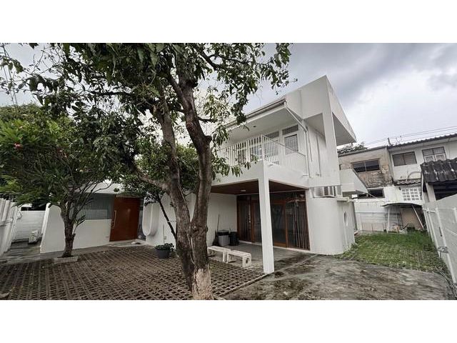 PB5365 ขายบ้านเดี่ยว 2ชั้น หมู่บ้าน อมรพันธ์ 9 ซอยลาดพร้าว-วังหิน74 บ้านรีโนเวท เนื้อที่ดิน 88 ตรว. อยู่บนถนนเมน