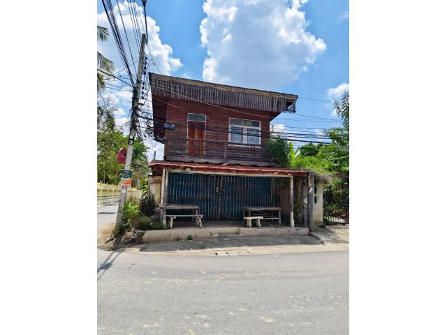 ขายบ้านพร้อมที่ดิน อ.ลาดยาว จ.นครสวรรค์ บ้านติดถนน ใกล้วัดลาดยาว (N.1733)