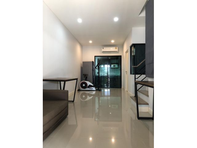 ทาวน์เฮาส์ สิริเพลส รังสิต BY แสนสิริ 2,290,000  3 ห้องนอน 3 ห้องน้ำ ขนาด 16.3 ตร.วา  ติดถนนใหญ่