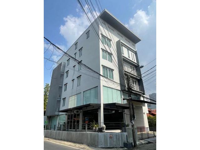 ให้เช่าอาคาร 4 ชั้น มีลิฟท์ ย่านพระราม 9 ใกล้เดอะไนน์ เหมาะทำออฟฟ