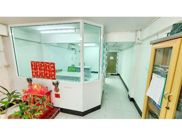 เครื่องใช้สำนักงานชั้น1 รวมค่าไฟน้ำ แอร์ รร.เลิศหล้านานาชาติ 1กม.