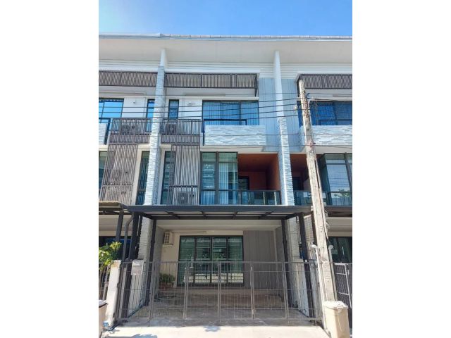 ให้เช่าทาวน์โฮม 3 ชั้น โครงการ PLEX BANGNA ติดถนนบางนา กม.5 ใกล้MEGAบางนา ใกล้ทางด่วน สนามบินสุวรรณภูมิ เหมาะอยู่อาศัย