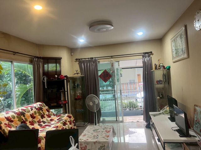 เช่า บ้านเดี่ยว 2 ชั้น ขนาด 3 ห้องนอน เพอร์เฟค พาร์ค ร่มเกล้า-สุวรรณภูมิ ถนนร่มเกล้า 6/1
