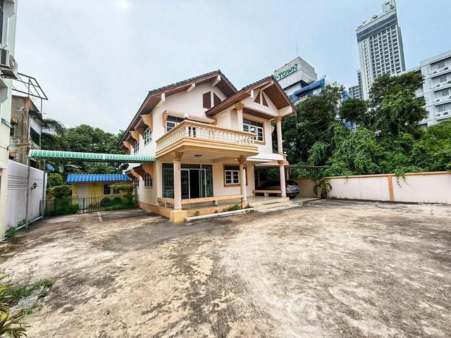 ขายบ้านเดี่ยว พร้อมที่ดิน ใจกลางเมืองศรีราชา แยกอัสสัมชัญ