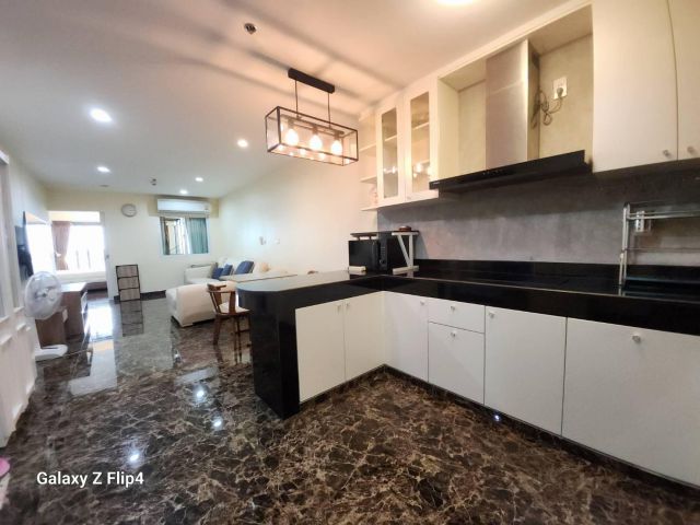 State Tower Silom for rent 1 bedroom 1 bathroom 68 sqm rental 30,000 baht/month