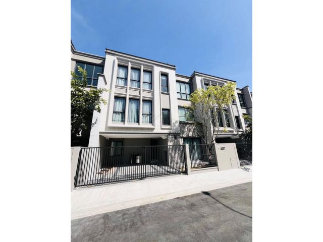 ให้เช่า Luxury townhome 3 ชั้น บ้านกลางเมือง Classe สุขุมวิท77