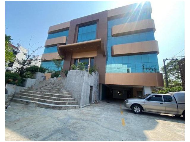 ให้เช่าอาคาร 5 ชั้น รวมดาดฟ้า 1500ตรม ทาวน์อินทาวน์ ลาดพร้าว เลีย