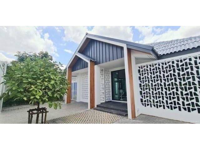 ให้เช่าบ้านเดี่ยว ตกแต่งสไตล์โฮมมี่ ย่านนวมินทร์ เนื้อที่ 70 ตร.วา เหมาะสำหรับพักอาศัยหรือทำเป็นโฮมออฟฟิศ สตูดิโอคาเฟ่