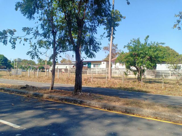 ขายที่ดินทำเลดี ตรงข้ามนิคมอุตสาหกรรมอุดรธานี หน้าโรงเรียนโนนสูงพิทยาคาร