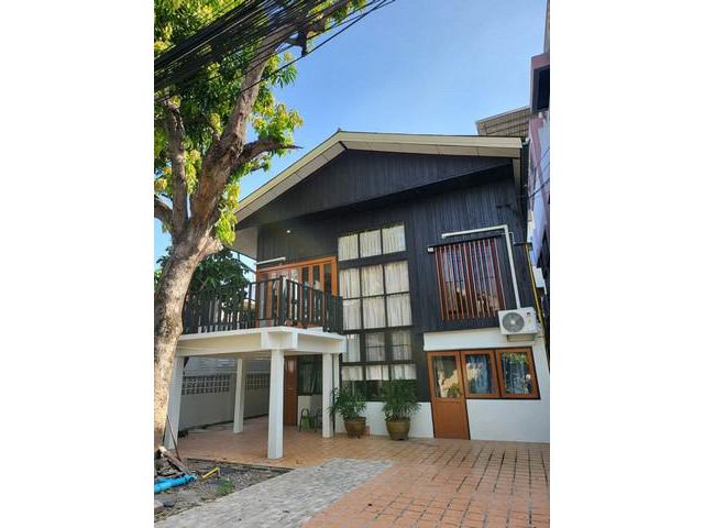 2-Storey House for Rent – Walking Distance to MRT Sutthisan