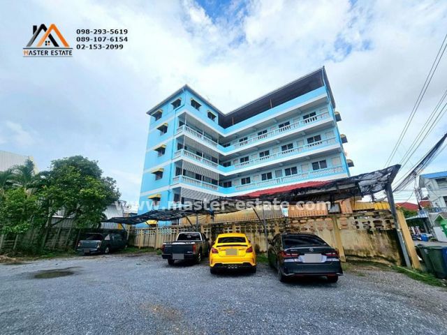 APARTMENT 5 ชั้น + ดาดฟ้า + ที่จอดรถ ซอยทรัพย์บุญชัย 19 ทุกห้องโปร่งลมเย็นด้วย Design ตึกรูปตัว L ให้ทุกห้องมีความโปร่ง