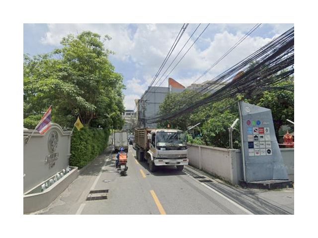 ขายที่ดินพร้อมสิ่งปลูกสร้าง สุขุมวิท 49 ใกล้โรงพยาบาลสมิติเวช สุขุมวิท